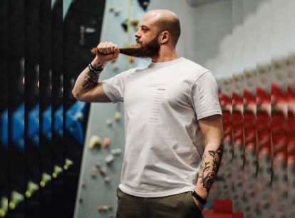 T-shirt z nadrukiem "Piwo" biały