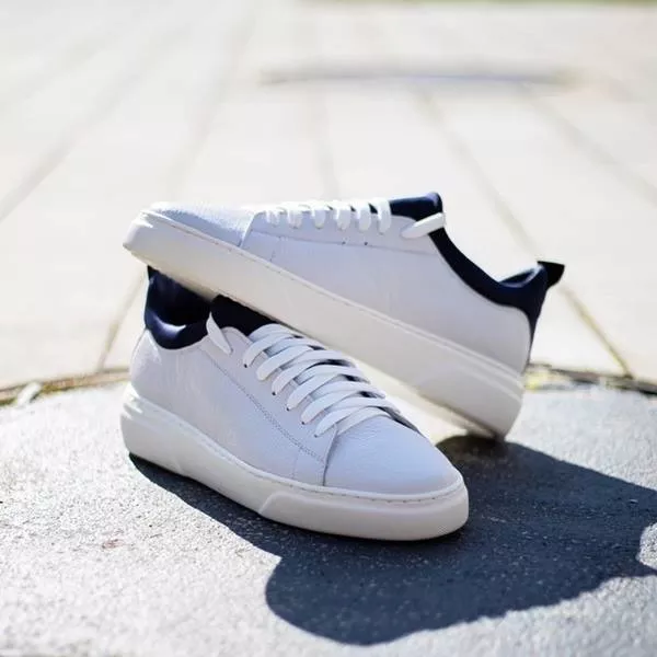 Buty męskie casual skóra Mark II – widok z góry i profilu, prezentacja sylwetki i podeszwy.