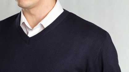 Męski ciuch na wiele sposobów: sweter V-neck